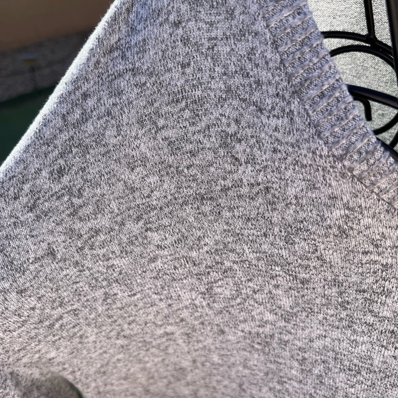 EUC Anthropologie Saturday Sunday Women's V-Neck Gray Oversized Sweater Sz Small - Picture 4 of 5